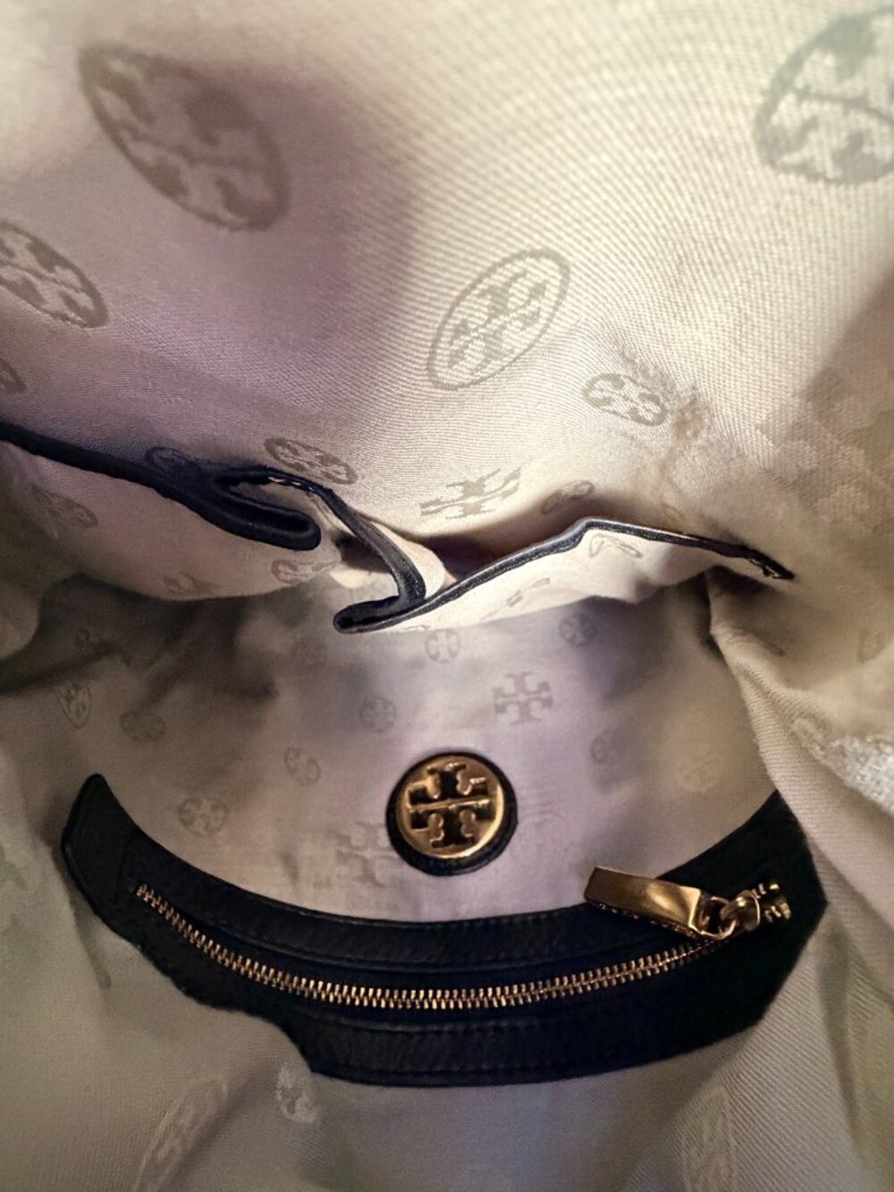 Tory Burch Dena Black Leather Foldover Crossbody Clutch Shoulder Bag Gold Logo - Picture 6 of 10
